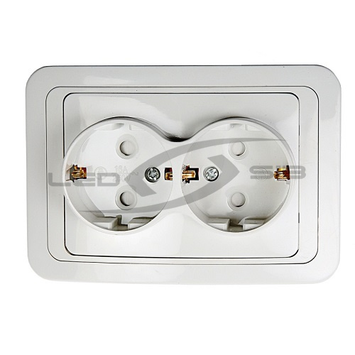 Розетка 2ая с з/к со шторкой СП CLASSICO белая 2128х